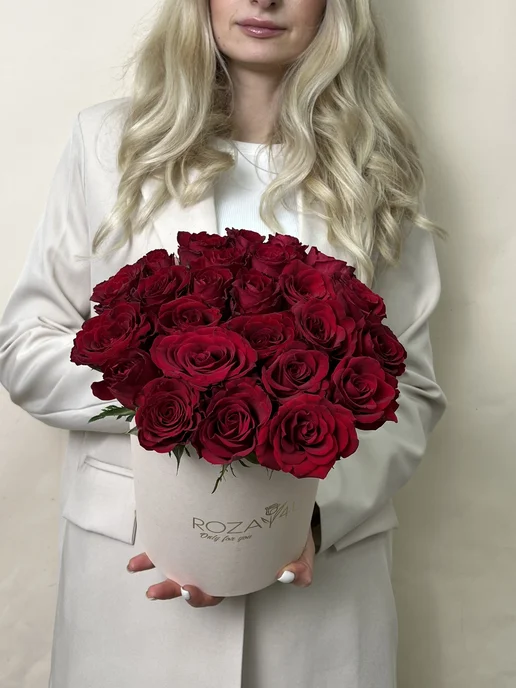 ROZA4U Букет живых цветов из 25 малиновых роз Такаци в коробке, красный, фото 4