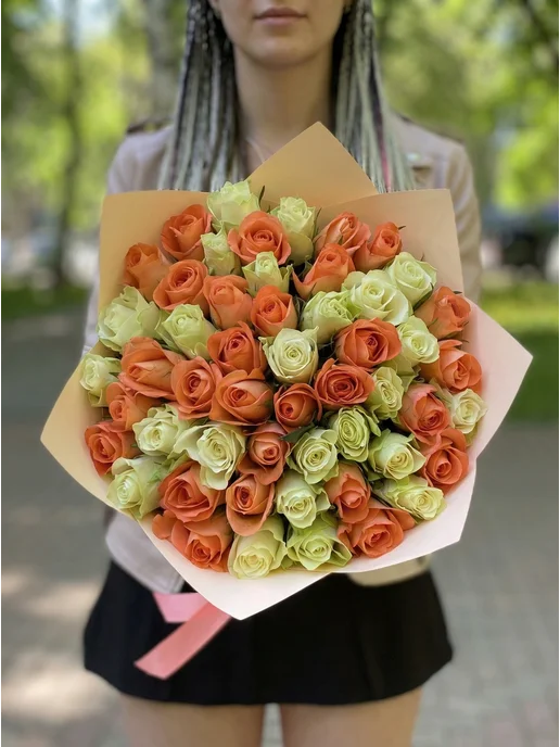 ROZA4U Букет живых цветов 51 роза белого и розового цветов, белый