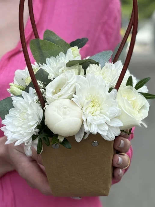 ROZA4U Композиция из живых цветов в сумочке, вариант, фото 4