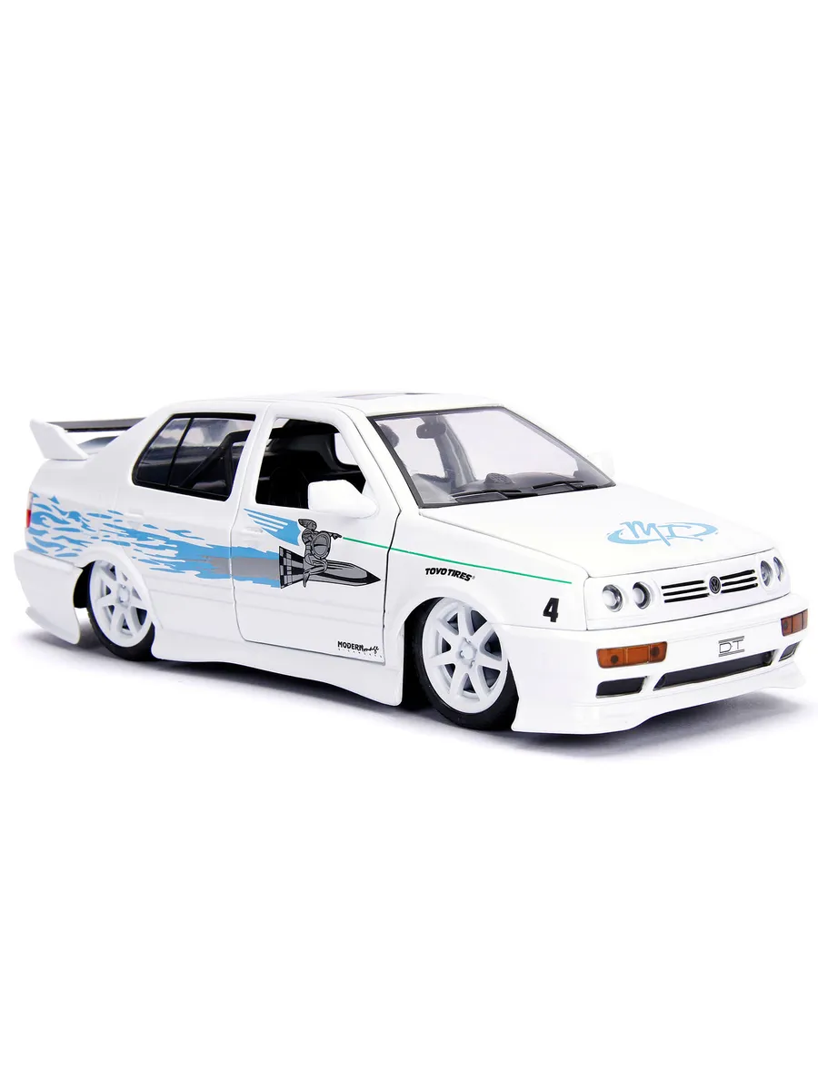 Модель машинки 1:24 Форсаж 1995 Volkswagen Jetta